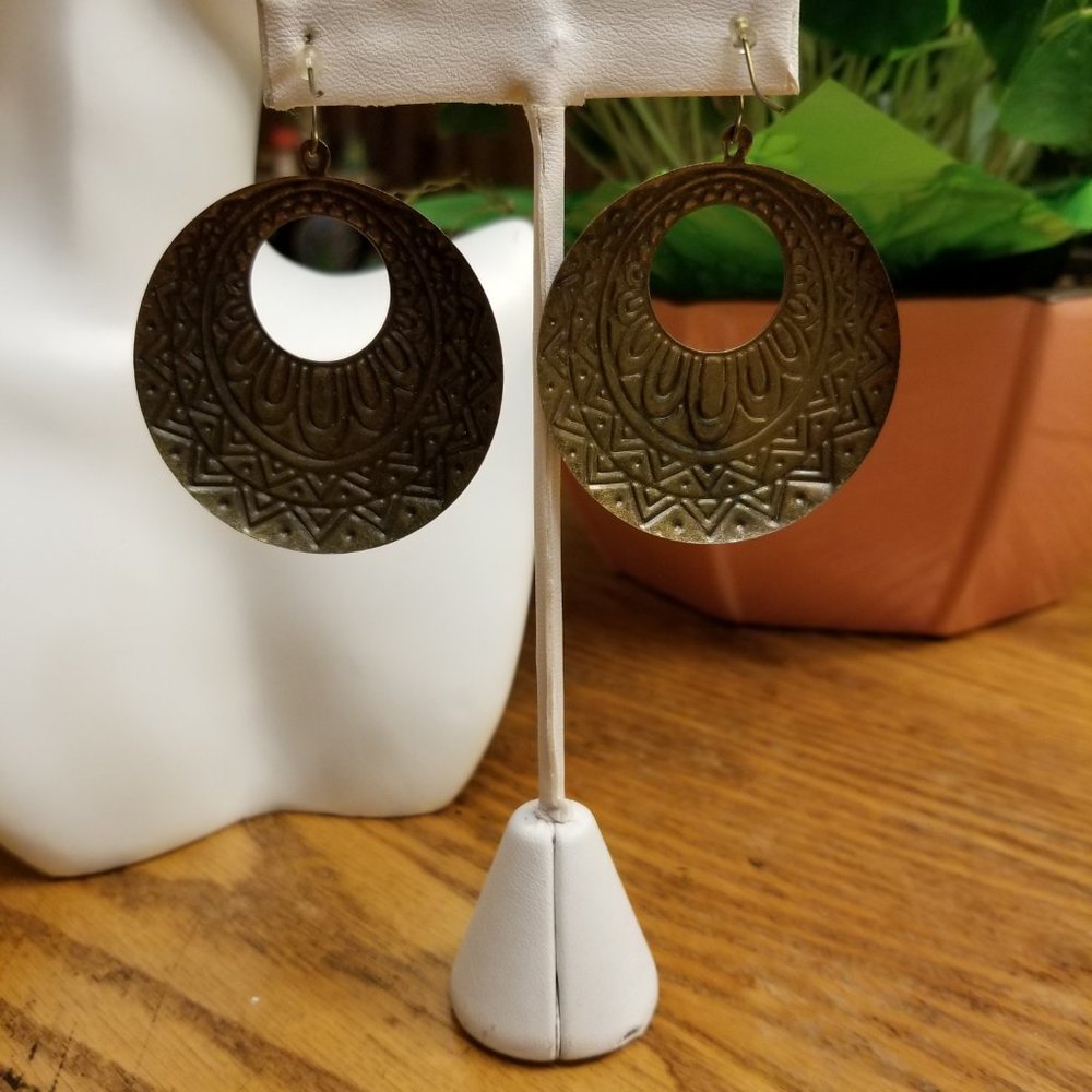 BOHO  LARGE ROUND METAL EARRINGS - Picture 2 of 2